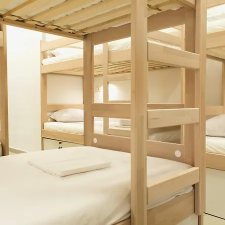 Gravitas Hostel Σπλιτ