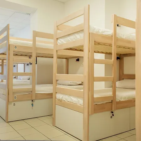 Gravitas Хостел