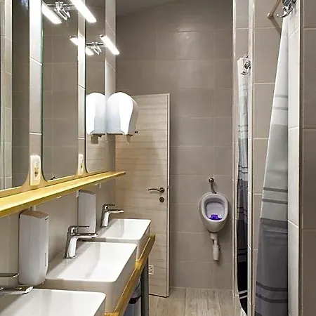 Hostel Gravitas *