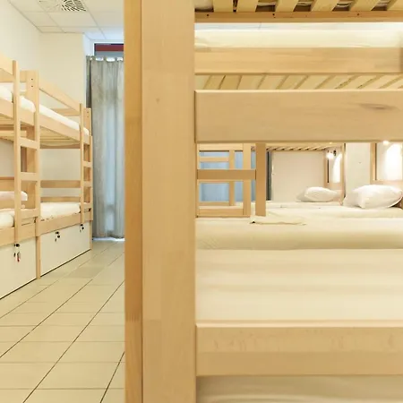 אכסניה Gravitas *